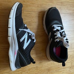 New balance WX711BW sneakers, size 6